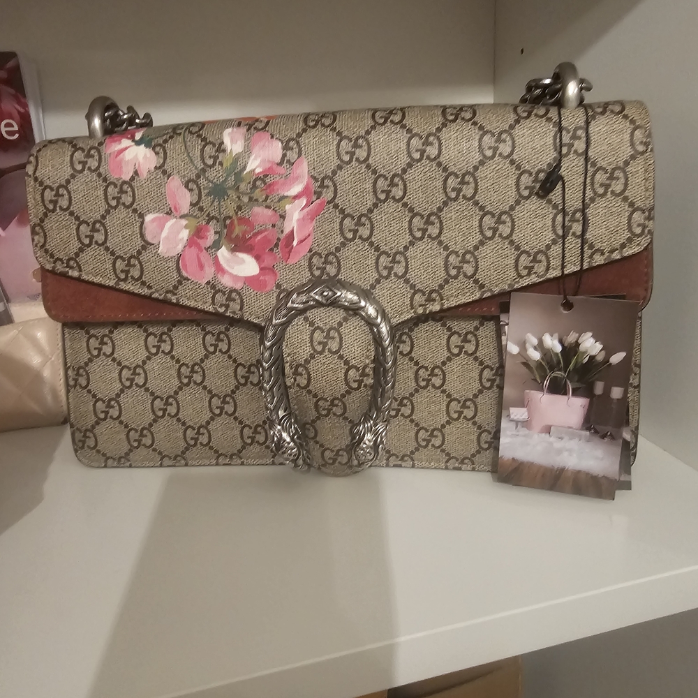 Gucci Beige GG Supreme Floral Dionysus Shoulder Bag with Pink Flower Detail